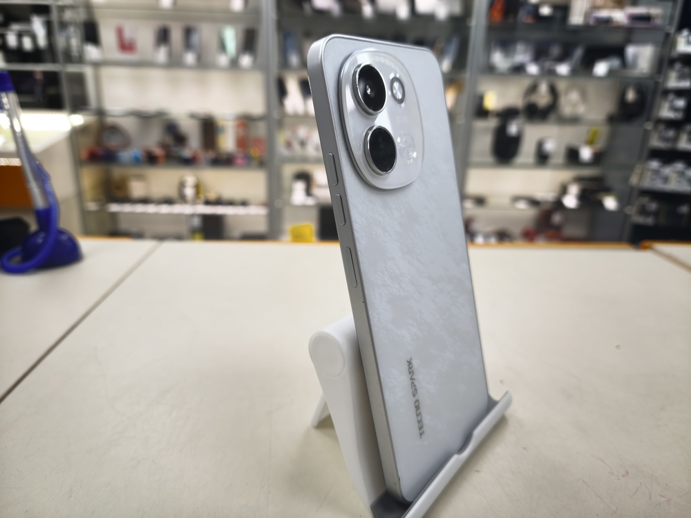 Смартфон Tecno SPARK 30 6/128
