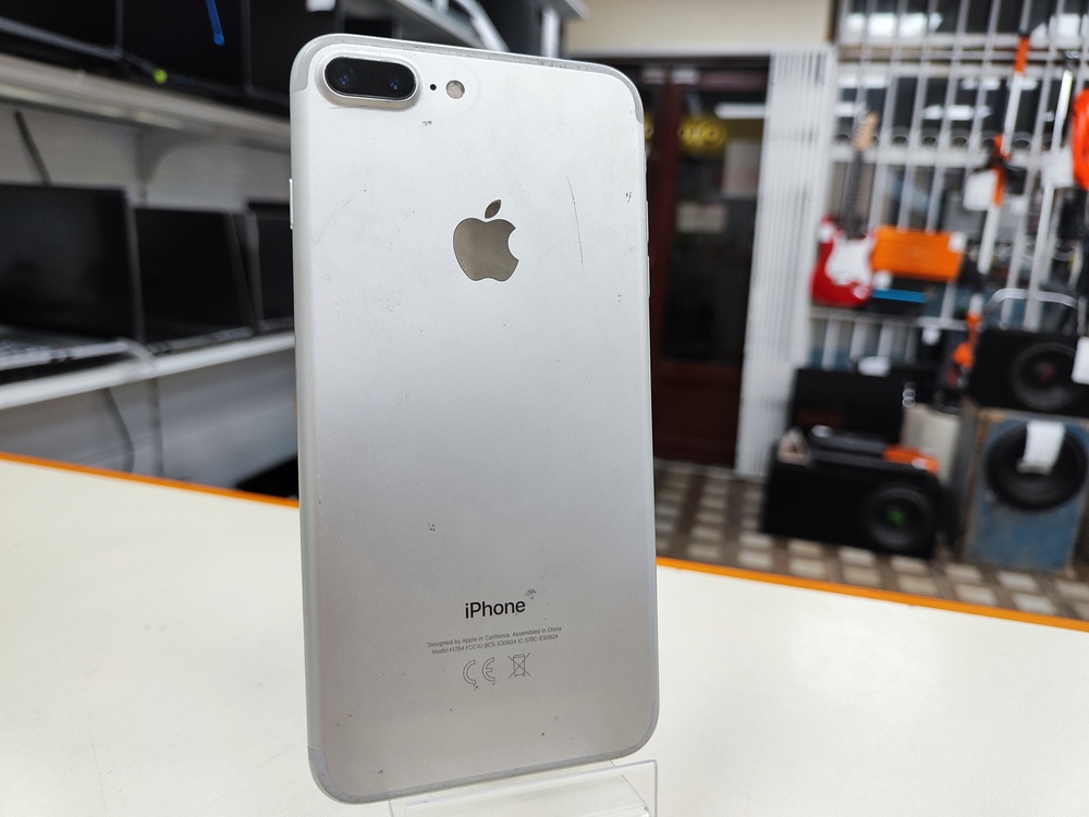 Смартфон Apple iPhone 7 Plus 128Gb