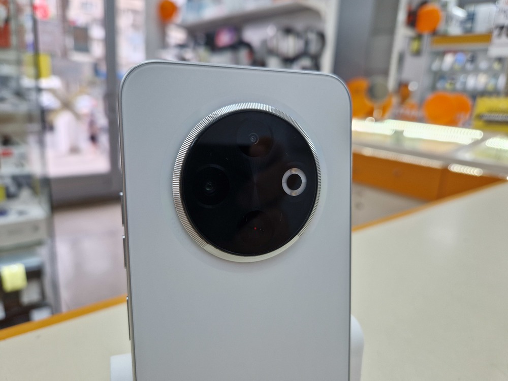 Смартфон Tecno SPARK 30C 4/128