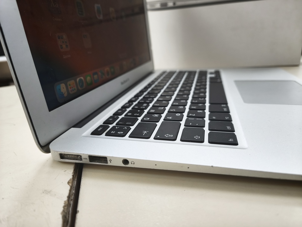 Ноутбук Apple MacBook Air 13 дюймов (2015) A1466