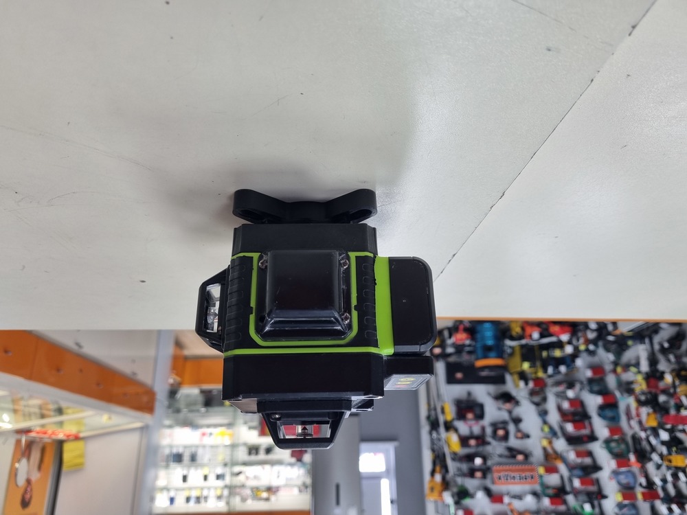 НИВЕЛИР Hilda 4D;