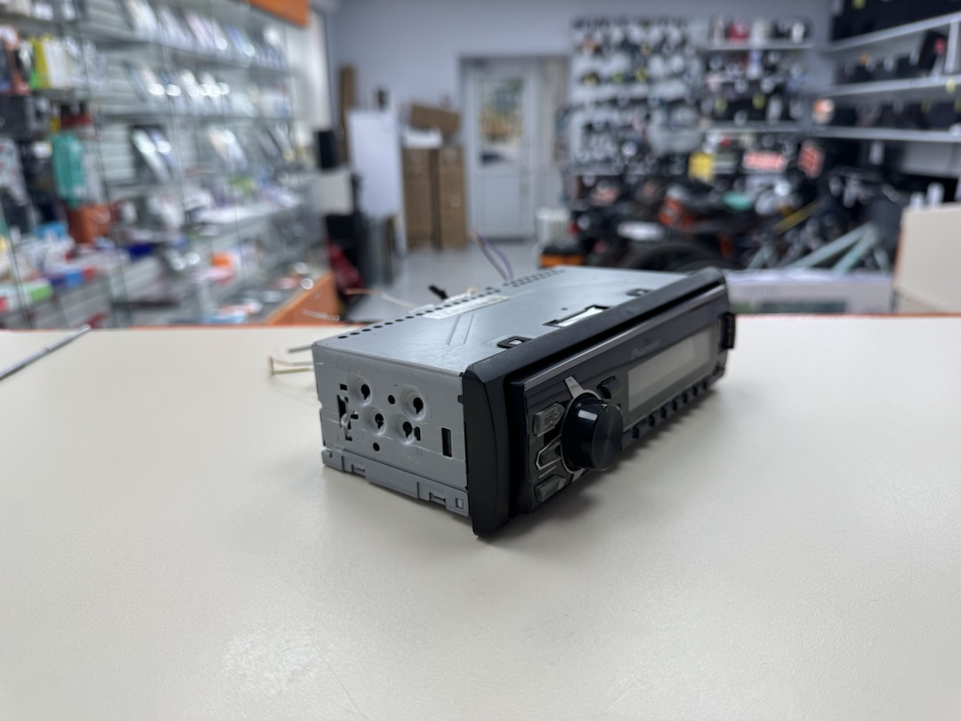 Автомагнитола Pioneer MVH-170UI