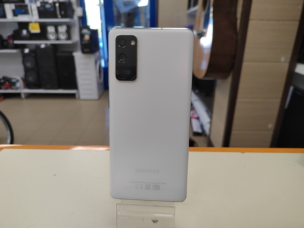 Смартфон Samsung Galaxy S20 FE 6/128