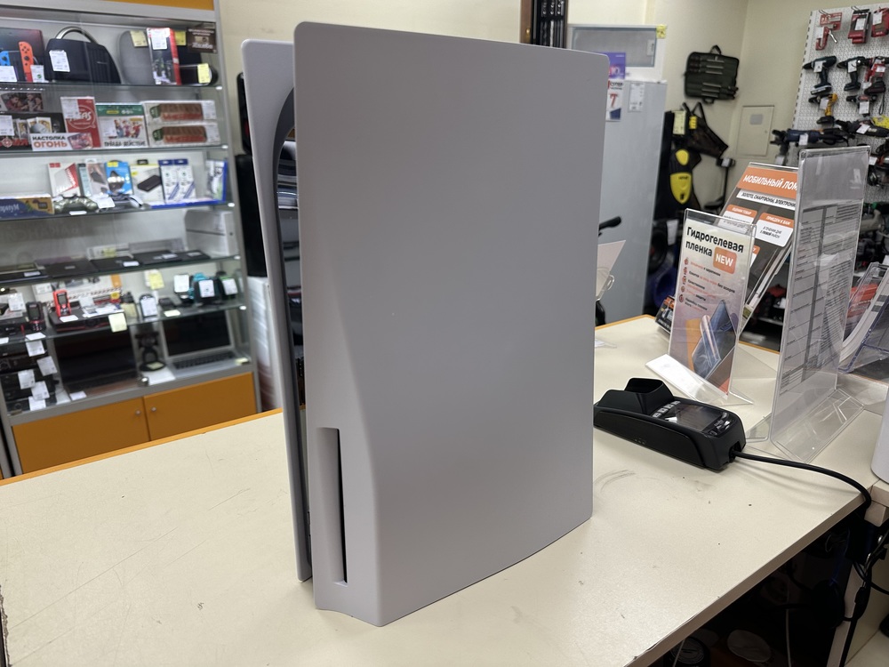 Игровая приставка PlayStation 5 825Gb (С дисководом)