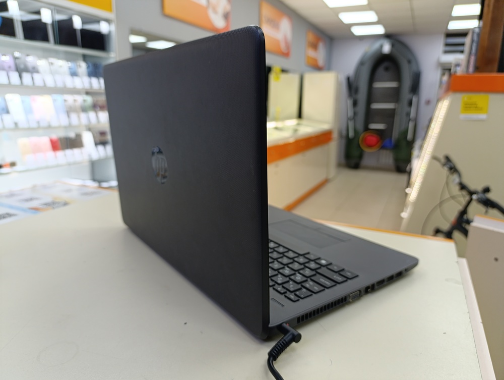Ноутбук HP; Core i7-7500U, Intel HD Graphics 620, 8 Гб, Нет, 1 Tb