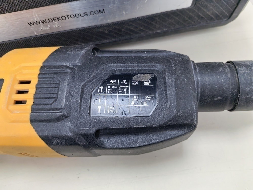 Перфоратор Deko DKH850W