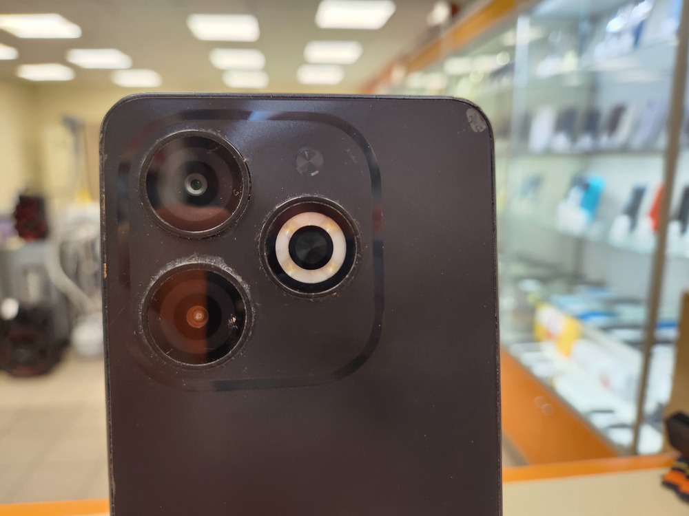 Смартфон Infinix Smart 8 4/128