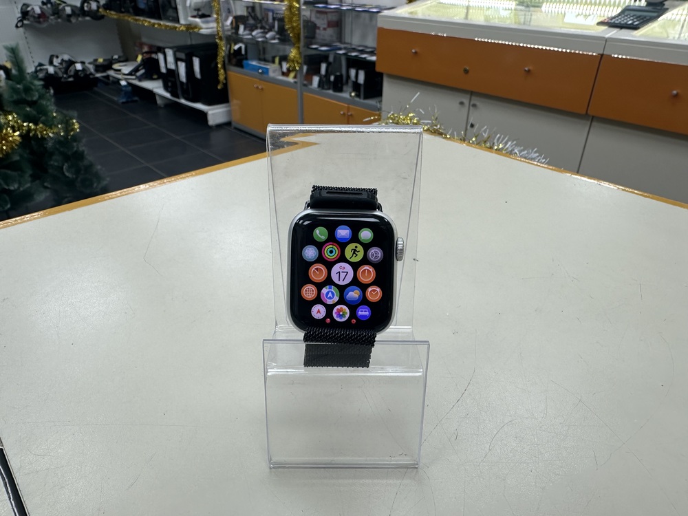 Смарт-часы Apple Watch SE 2022 40mm