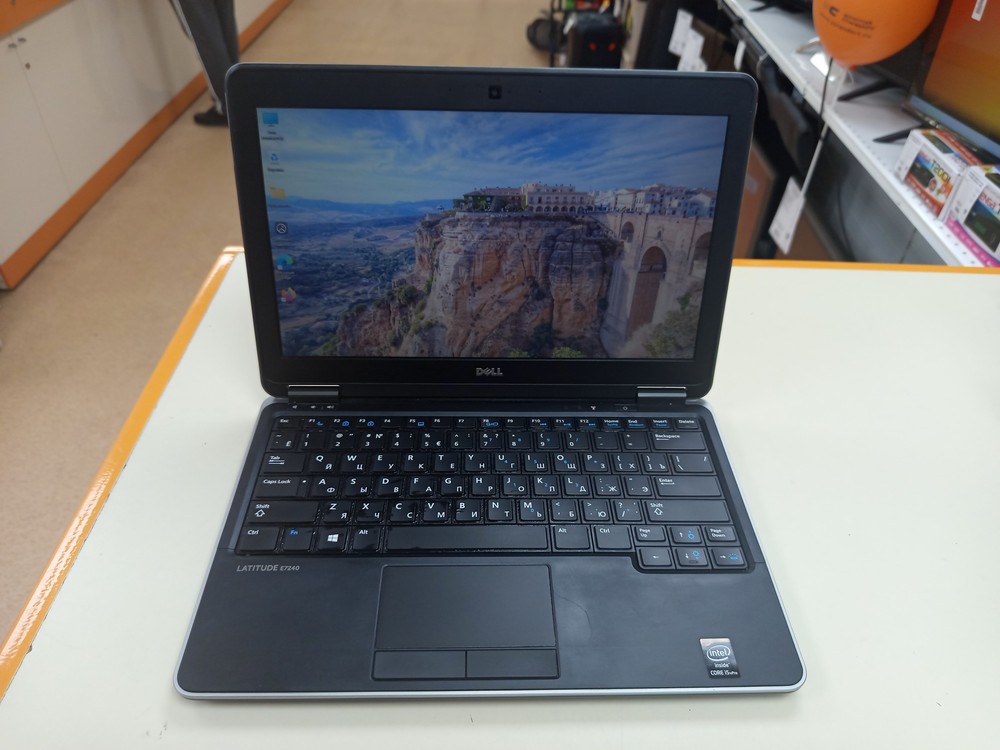 Ноутбук DELL 7240; Core i5-4310U, HD Graphics, 12 Гб, 240 Гб, Нет