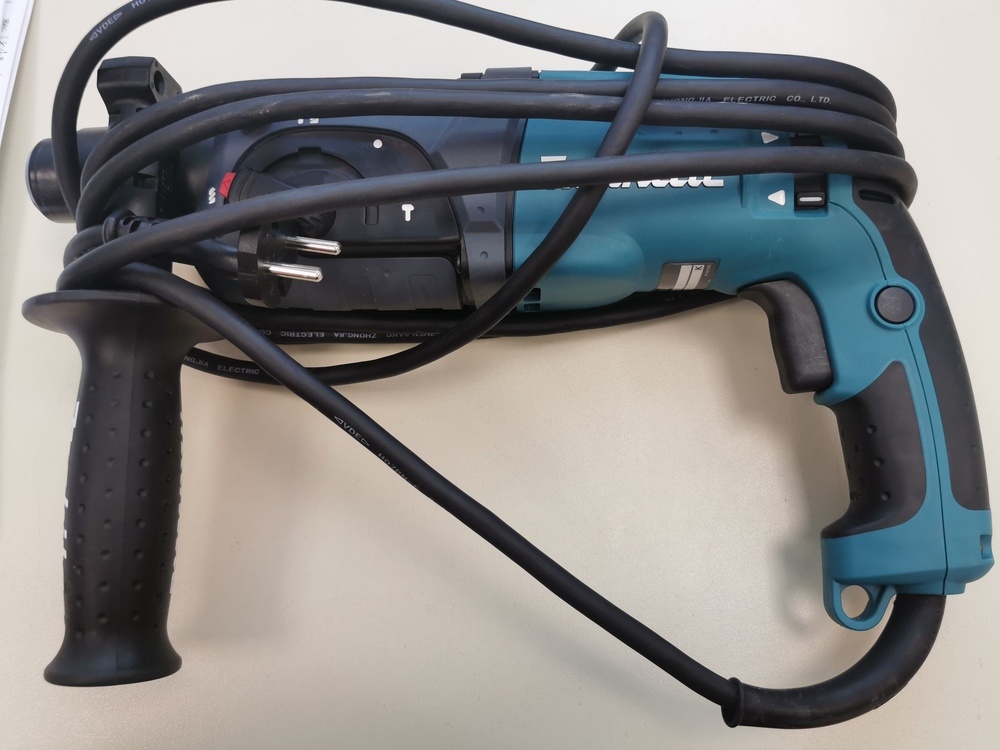 Перфоратор Makita HR2470