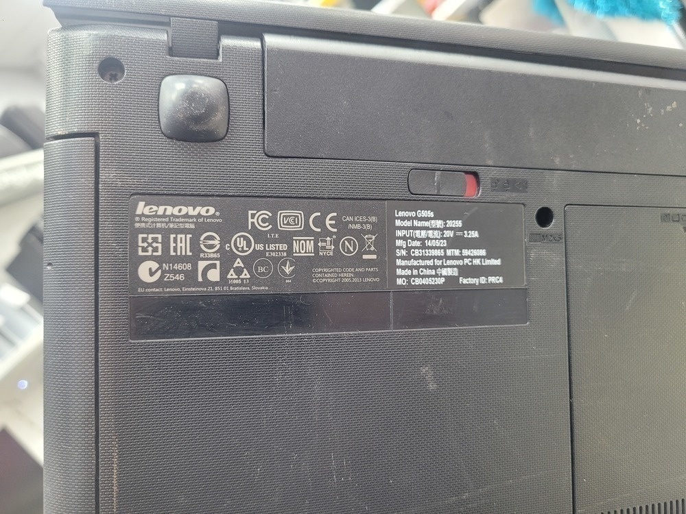 Ноутбук Lenovo; A8-5550M, Radeon HD 8550G, 8 Гб, 512 GB, Нет