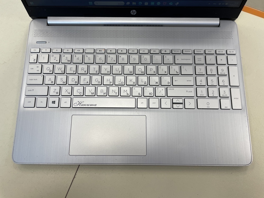 Ноутбук HP Laptop-H4RJRDQB; Core i5-1135G7, Iris(R) Xe Graphics, 8 Гб, 256 Гб, Нет