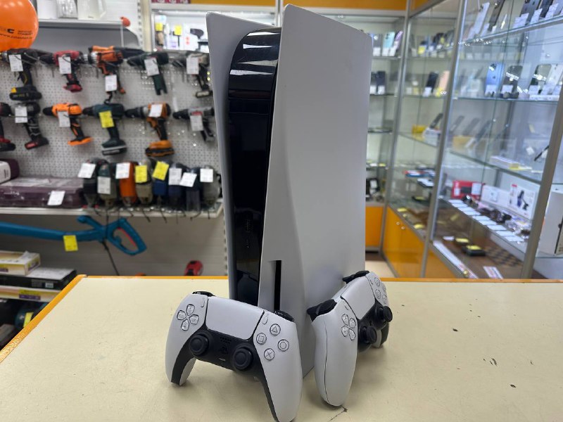 Игровая приставка PlayStation 5 825Gb (С дисководом)