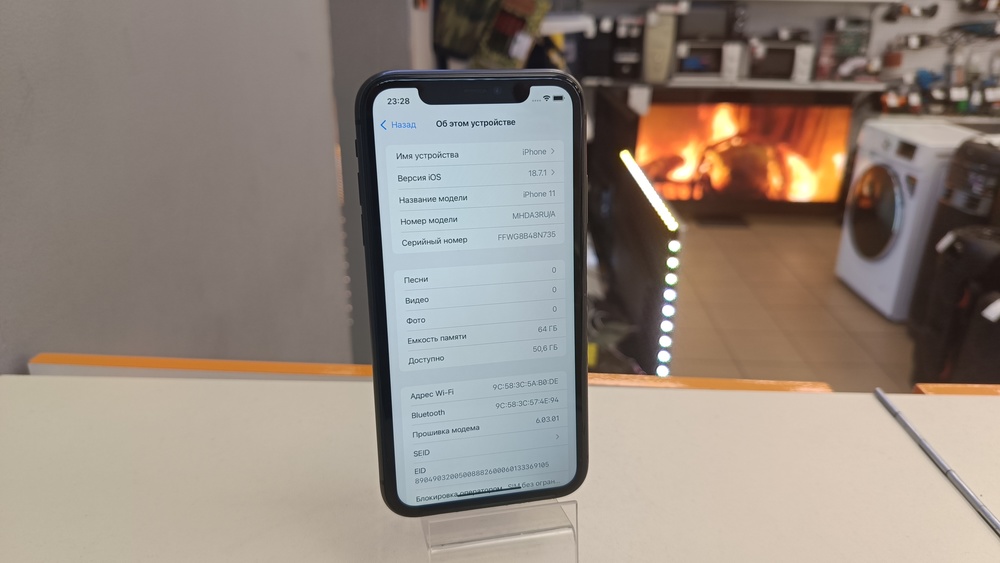 Смартфон Apple iPhone 11 64Gb