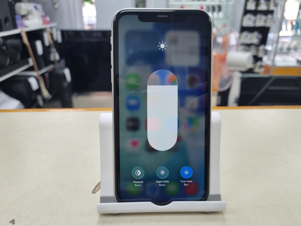 Смартфон Apple iPhone 11 64Gb