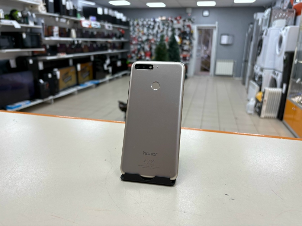Смартфон Honor 7C 3/32
