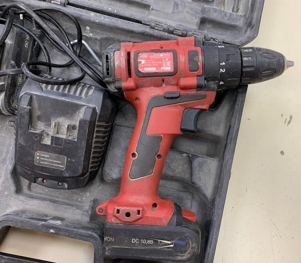 Шуруповерт Elitech ДА 10.8СЛК2