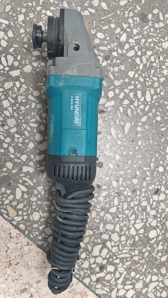 Угловая шлифмашина Hyundai G2010-230