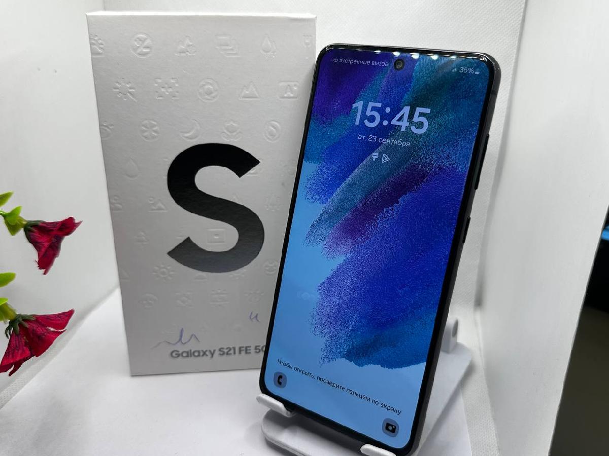 Смартфон Samsung Galaxy S21 FE 8/256