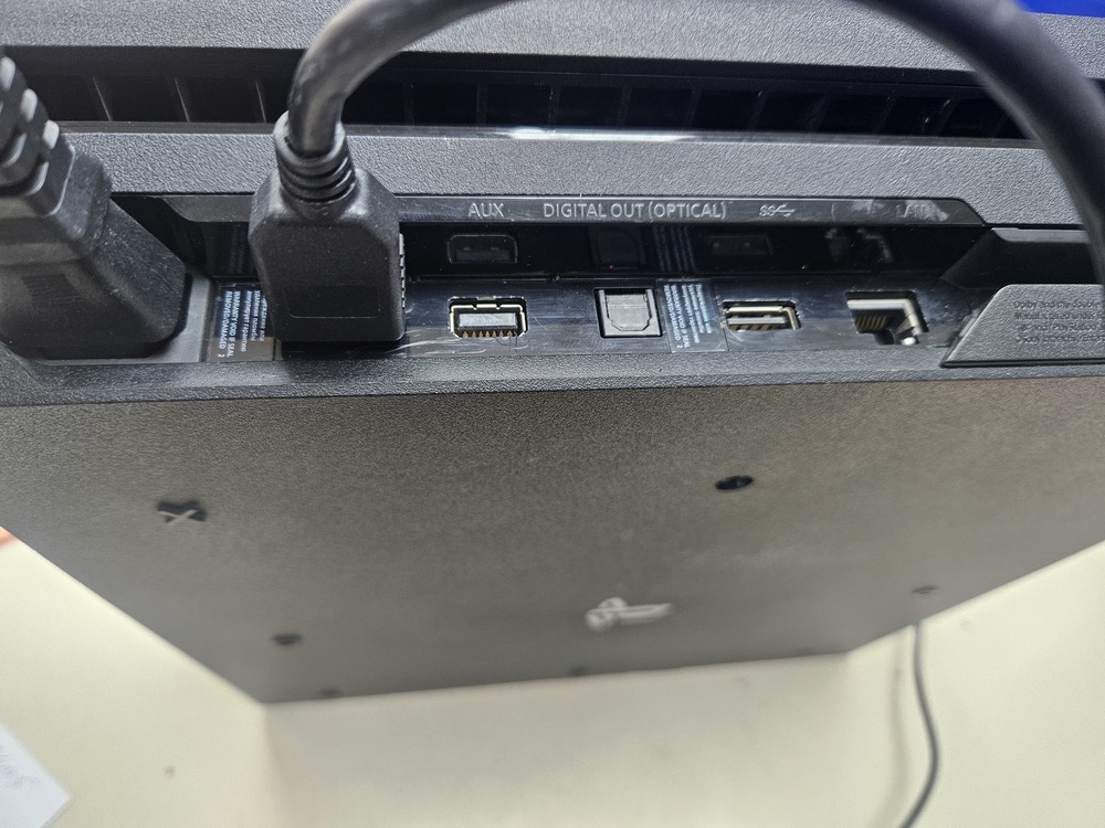 Игровая приставка PlayStation 4 Pro 1Tb Игровая приставка PlayStation 4 Pro 1Tb