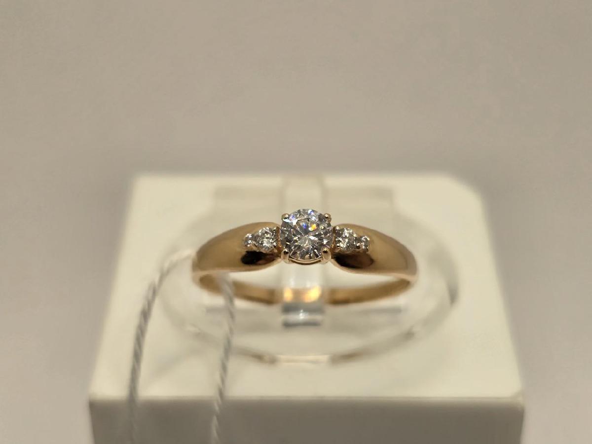 КОЛЬЦО С КАМНЯМИ (Au 585)