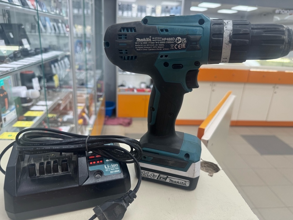Шуруповерт Makita DF488D