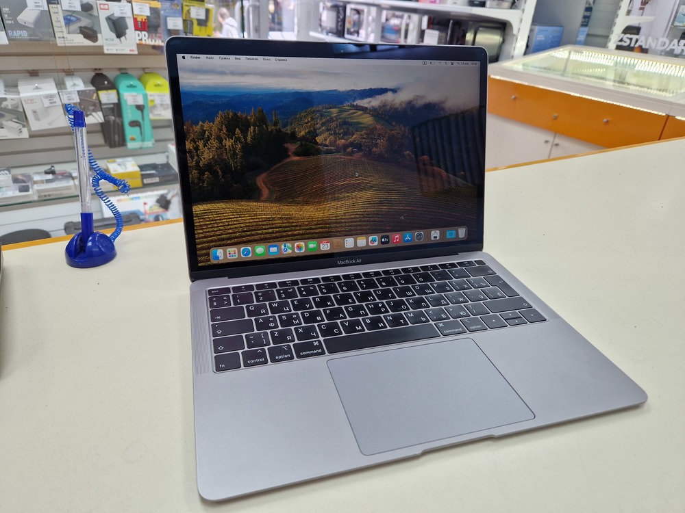 Ноутбук Apple MacBookAir с дисплеем Retina 13 дюймов A1932 (2019)