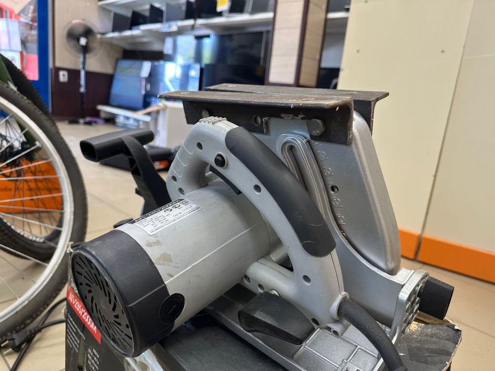 Дисковая пила Интерскол ДП-235/2000М