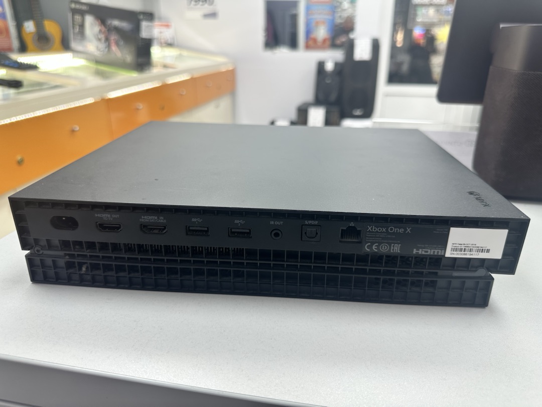 Игровая приставка Xbox One X 1Tb