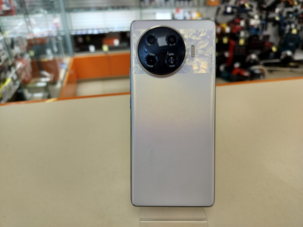 Смартфон Tecno SPARK 20 PRO + 8/256