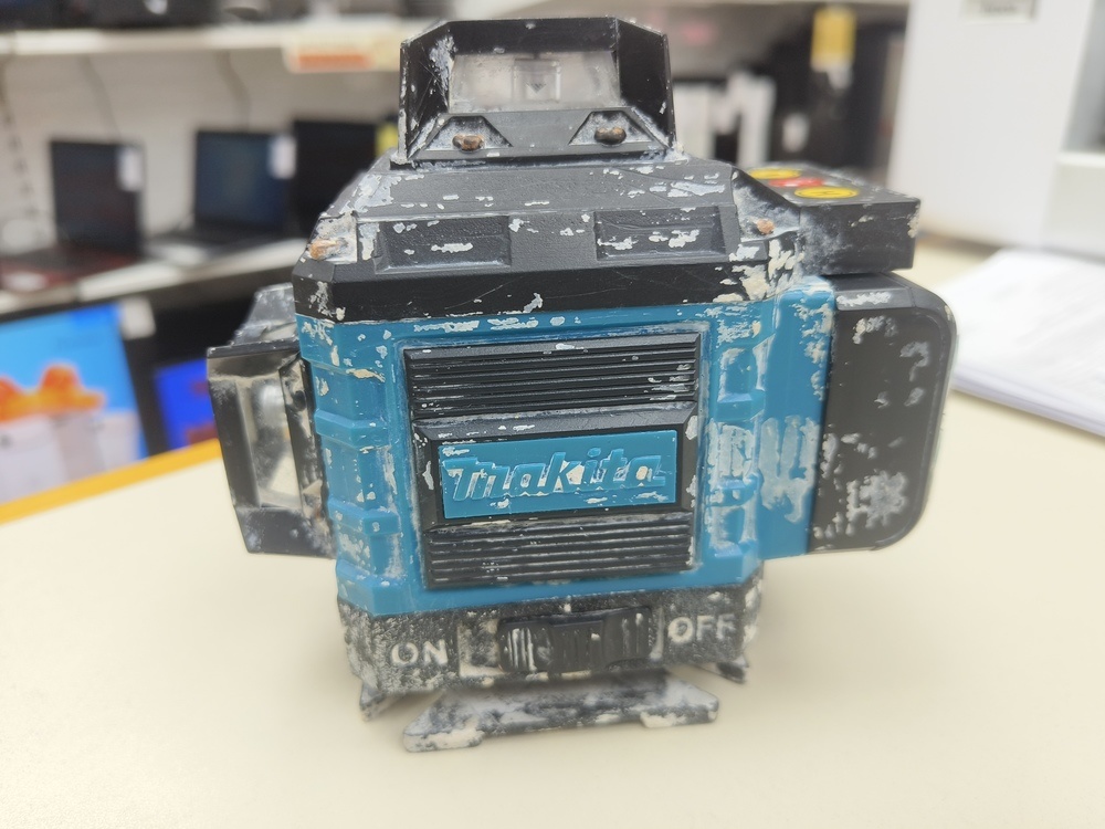 Нивелир Makita SK102Z
