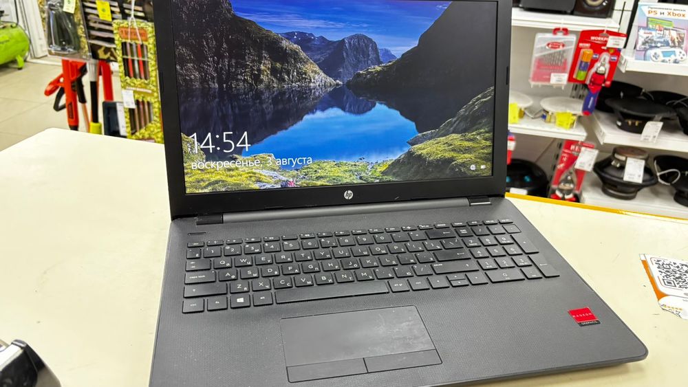 Ноутбук HP 15-bw689ur; A10-9620P, Radeon 535DX, 12 Гб, 240 Гб, Нет