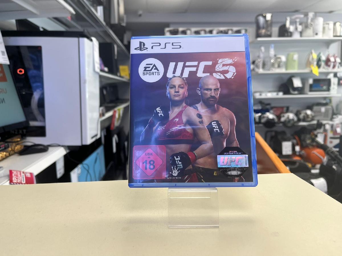 Игра Playstation 5 UFC5