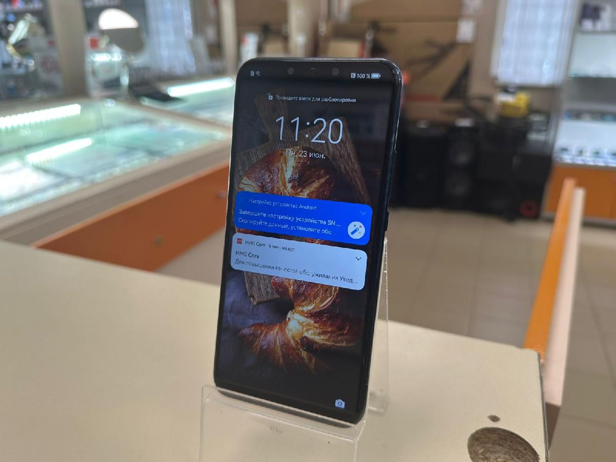 Смартфон Huawei Mate 20 Lite