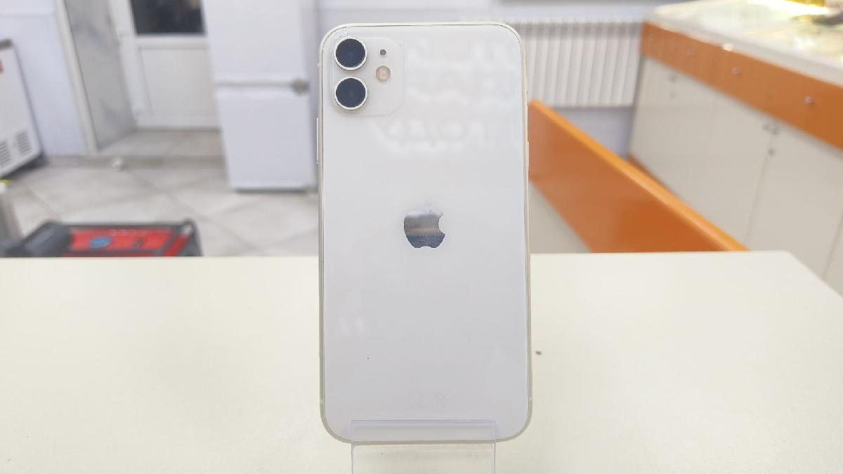 Смартфон Apple iPhone 11 64Gb