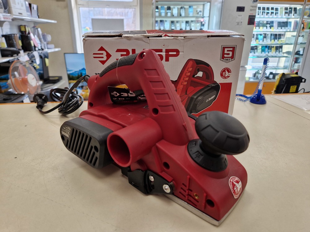 Электрорубанок Зубр ЗР-950-82