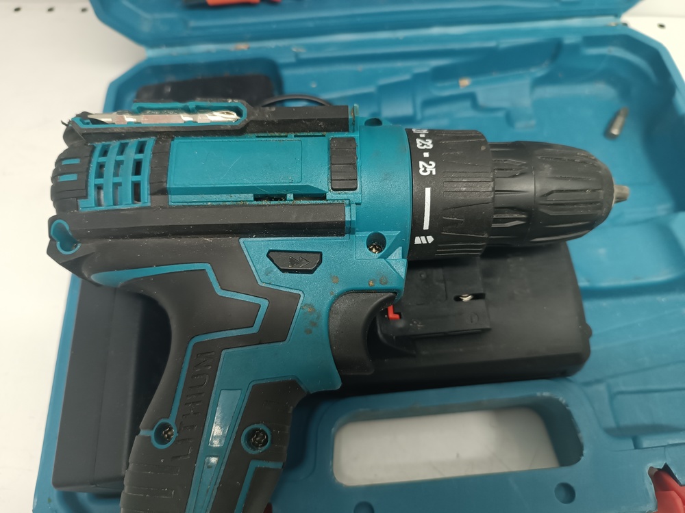 Шуруповерт Makita NoName