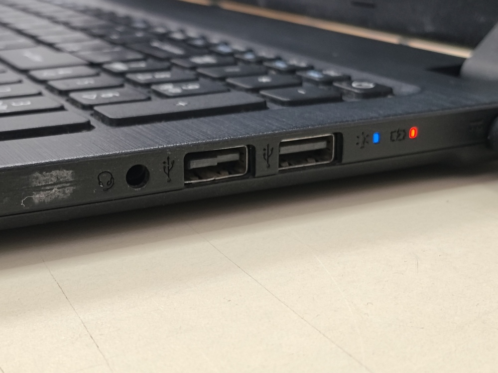 Ноутбук Acer; A6-9220e, Radeon R4 series, 4 Гб, 240 Гб, Нет
