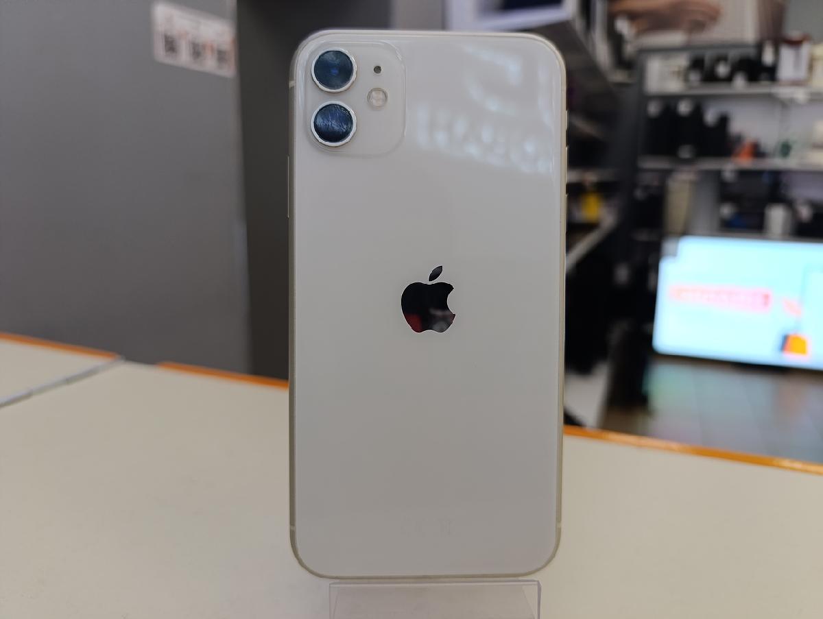 Смартфон Apple iPhone 11 64Gb