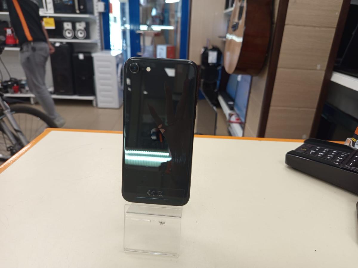 Смартфон Apple iPhone SE 2020 64Gb