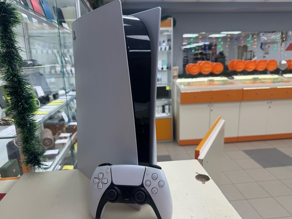 Игровая приставка PlayStation 5 825Gb (С дисководом)