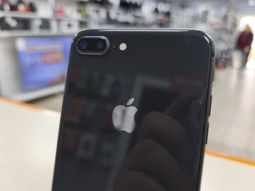 Смартфон Apple iPhone 8 Plus 64Gb