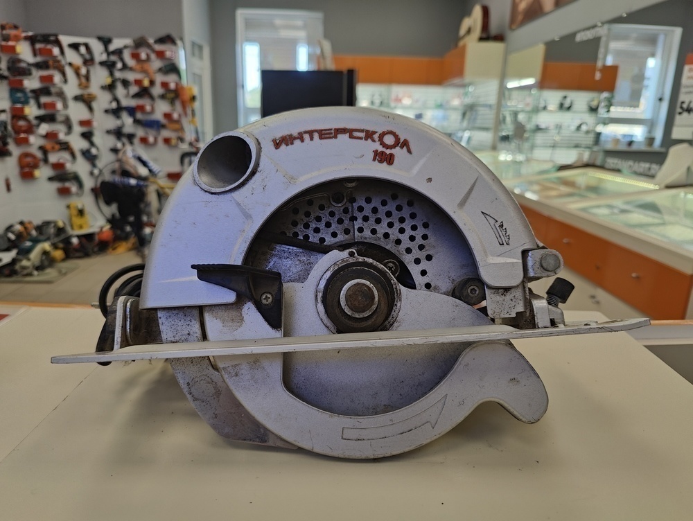 Дисковая пила Интерскол ДП-190/1600М