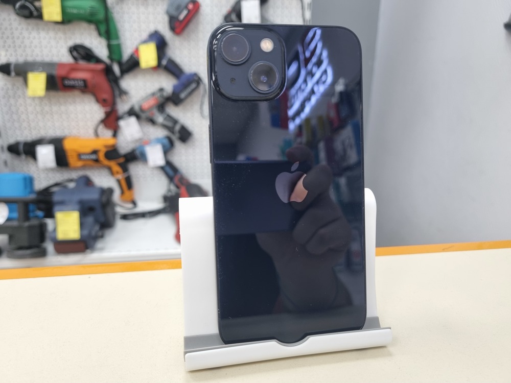 Смартфон Apple iPhone 13 128Gb
