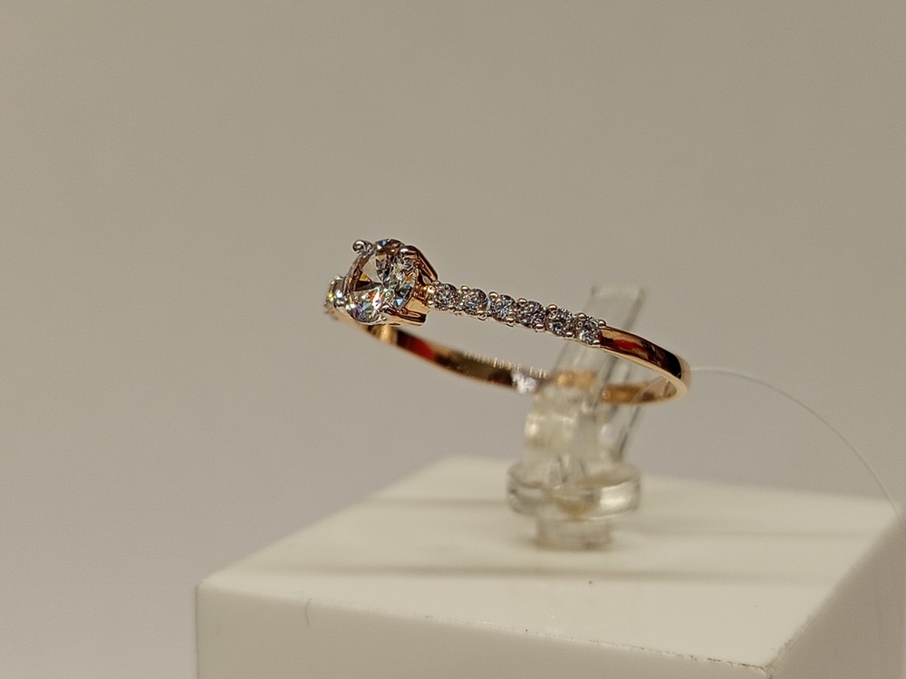 КОЛЬЦО С КАМНЯМИ (Au 585)