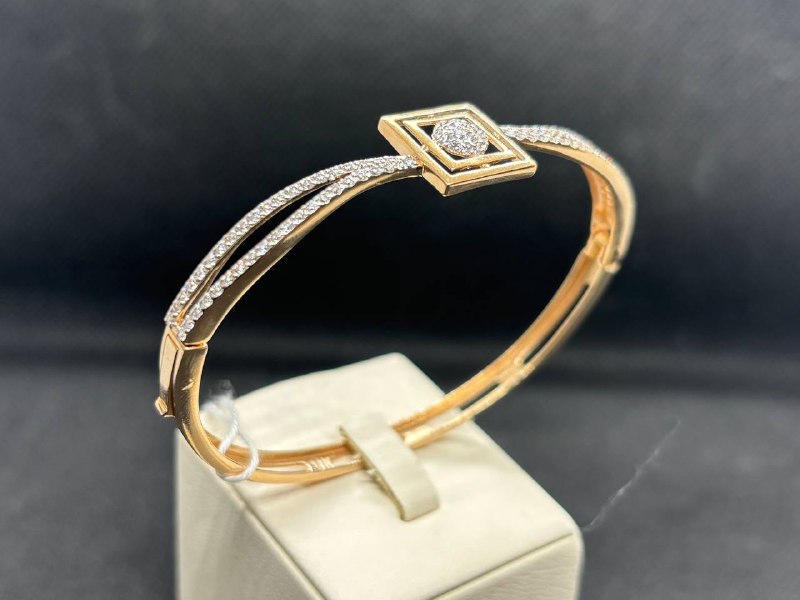 Б585 БРАСЛЕТ С КАМНЯМИ (Au 585)