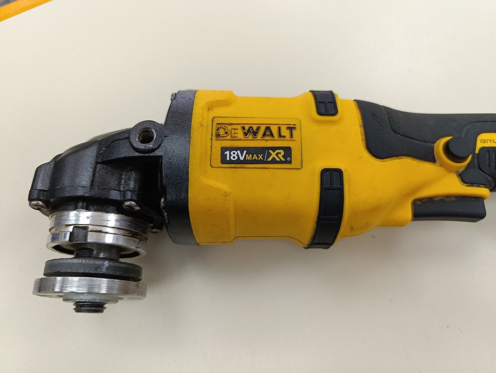 Угловая шлифмашина Dewalt 125