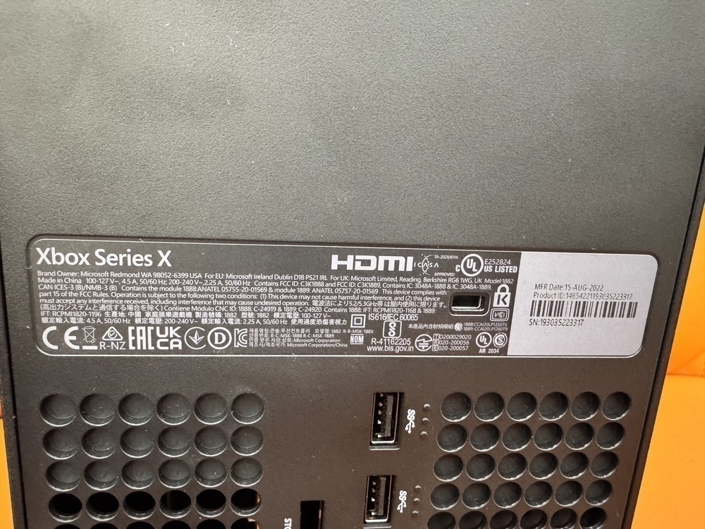 Игровая приставка Xbox Series X 1Tb