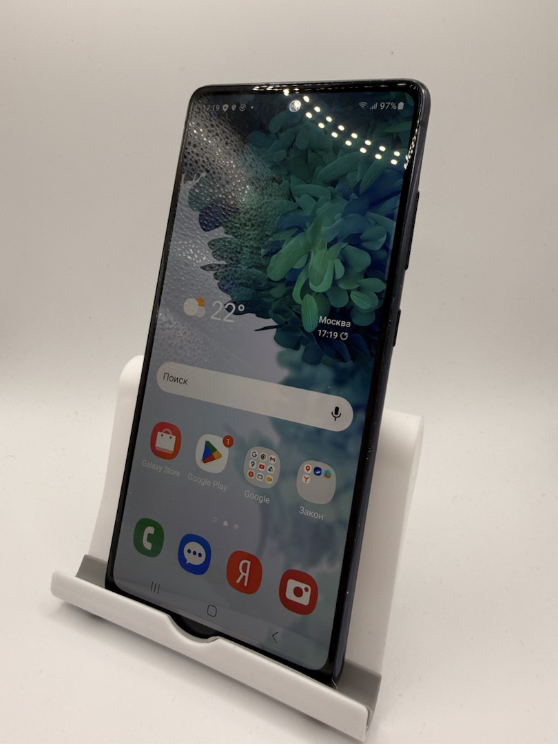 Смартфон Samsung Galaxy S20 FE 6/128