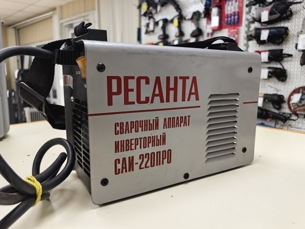 Сварочный аппарат Ресанта САИ-220ПРО;